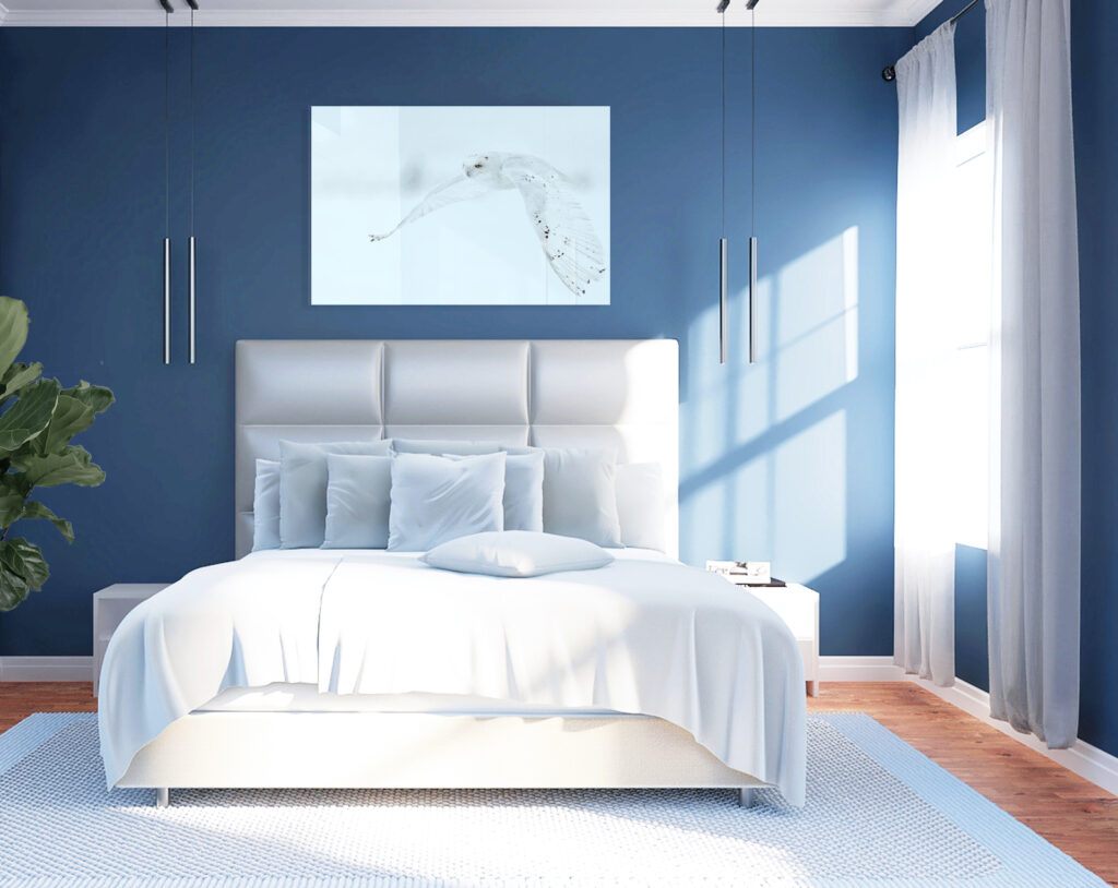 SNOWY OWL PRINT IN BEDROOM